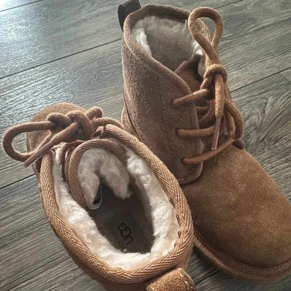 KIDS UGG BOOTIES